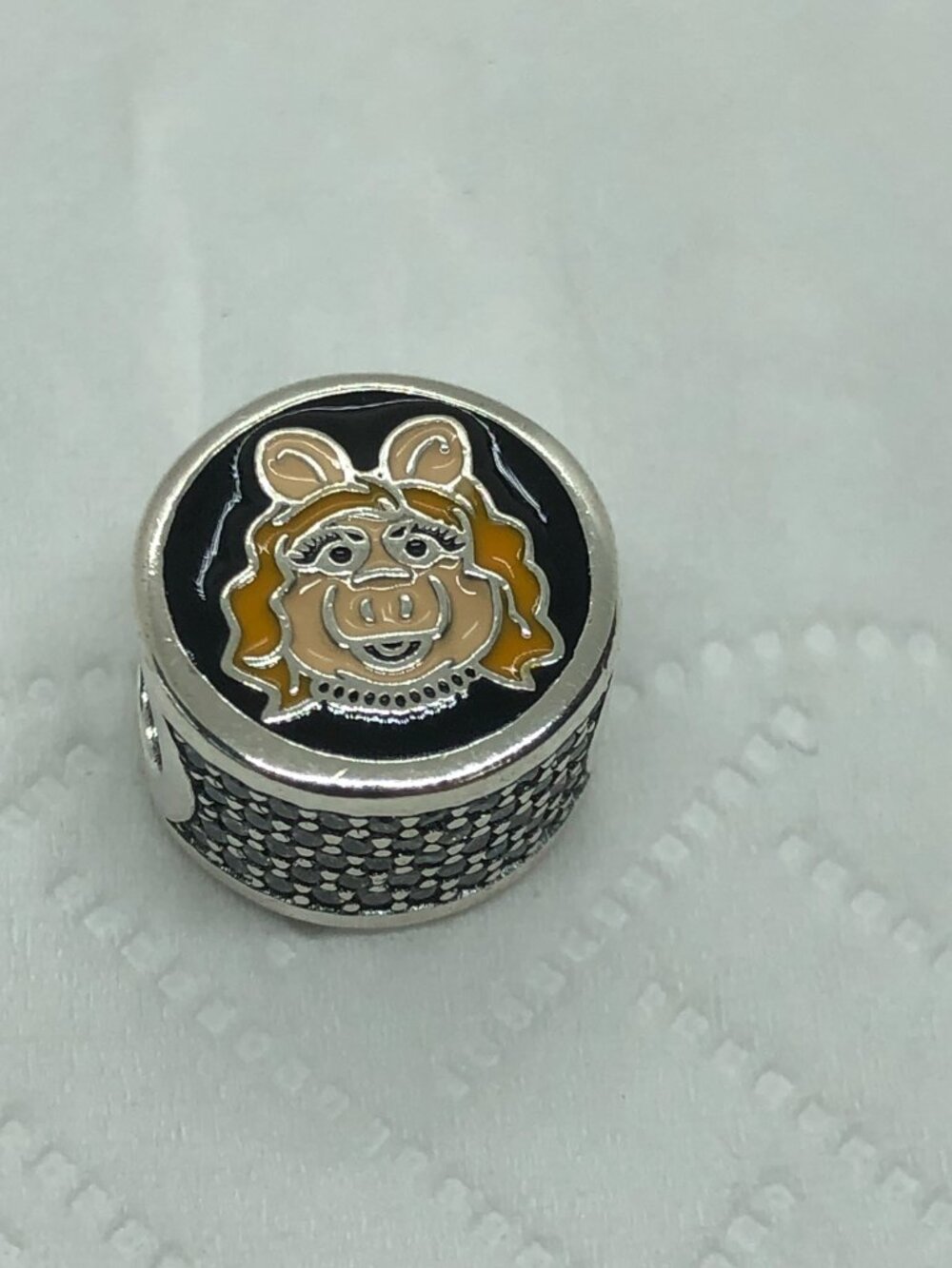 ✨ ✨Pandora Disney Miss Piggy Charm, The Muppets Enamel Bead